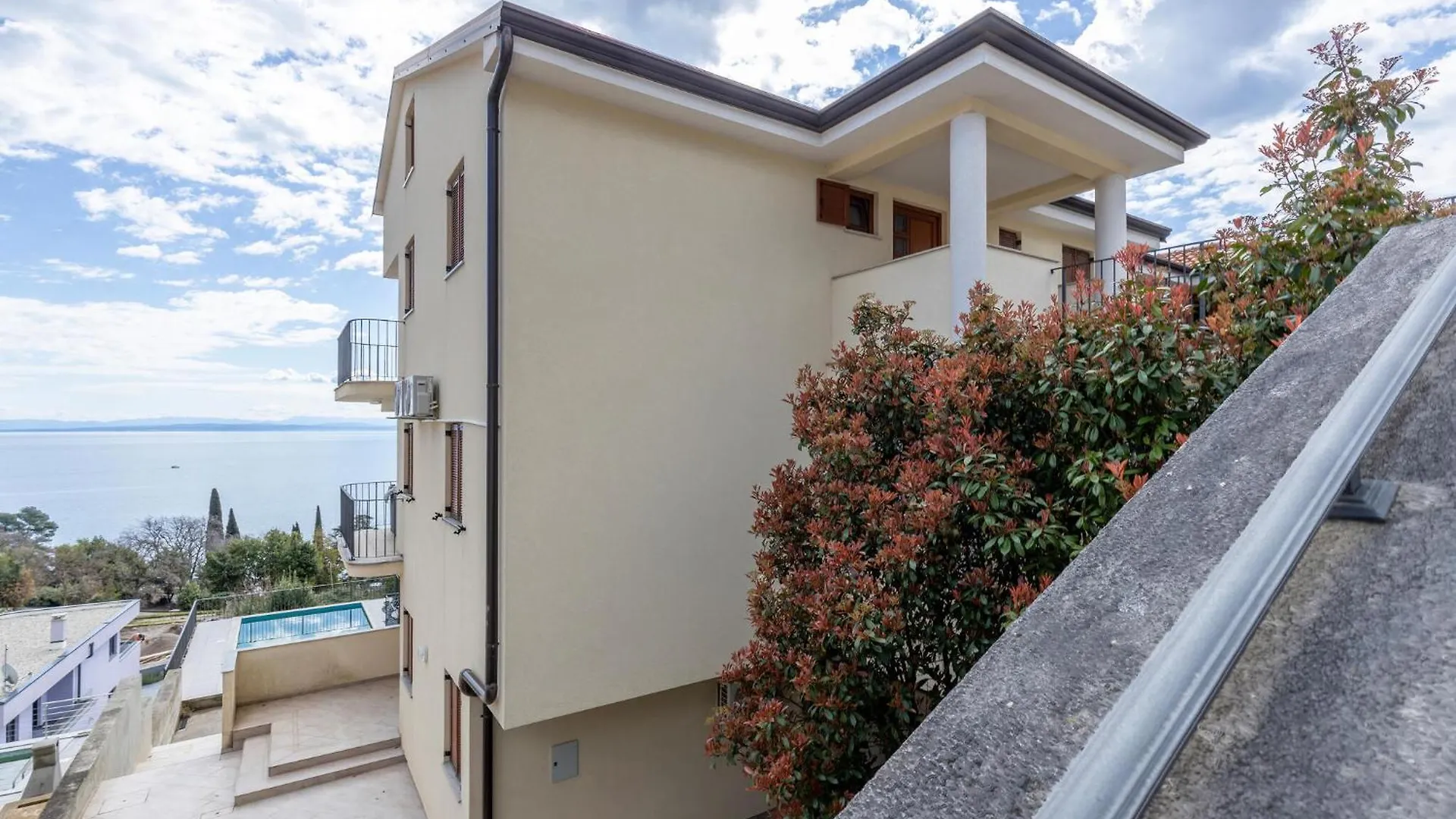 3 Bedroom Stunning Apartment In Lovran